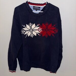 Vintage Tommy Hilfiger Men's Navy Sweater with Snowflake Design